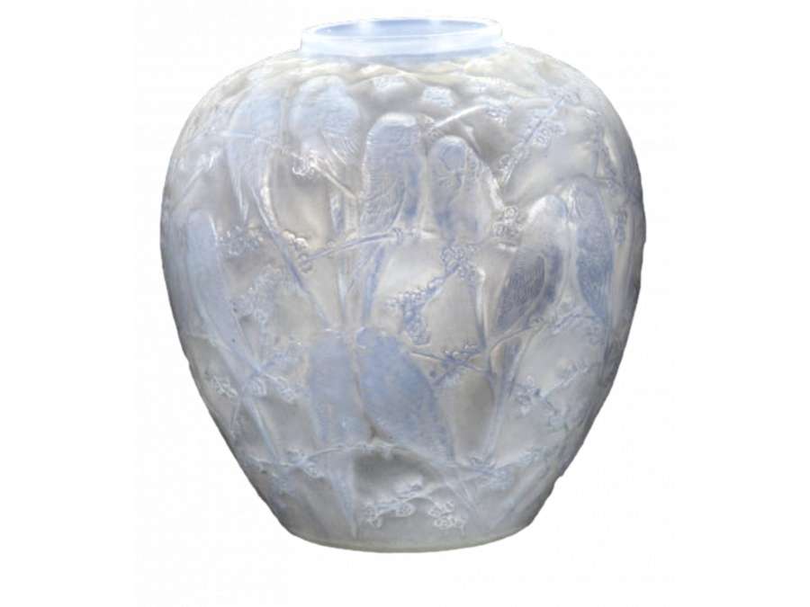 René Lalique ,Glass vase "Parakeets" 1919