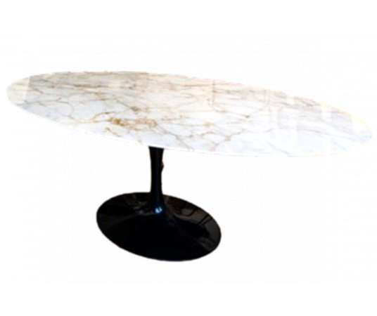 Eero SAARINEN - Edition KNOLL ,table ovale en marbre "TULIP"