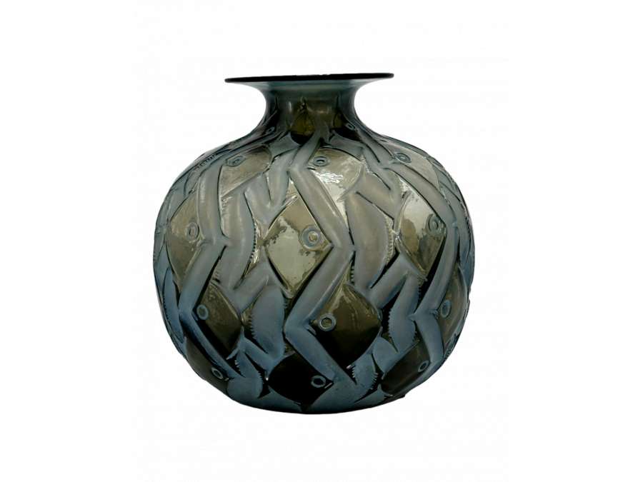 RENE LALIQUE , 20th century art deco "Penthièvres" glass vase