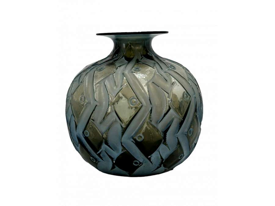 RENE LALIQUE , Vase en verre "Penthièvres" +de style art déco du 20éme siècle
