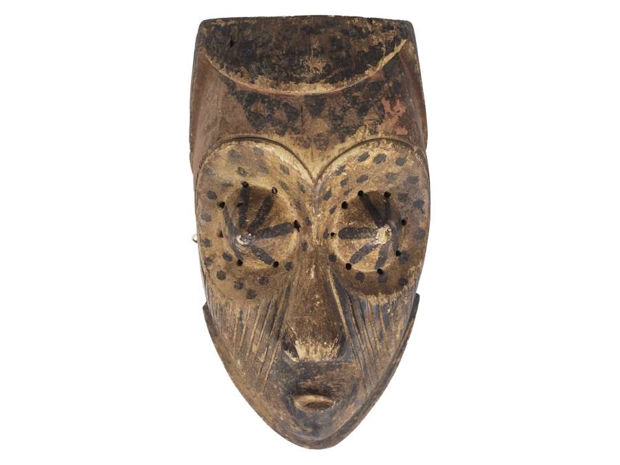 Masque africain en bois +du 20ème siècle appelé "Kuba Babuka"