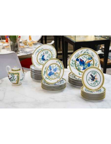 20th century ‘Toucans’ porcelain service-Bozaart