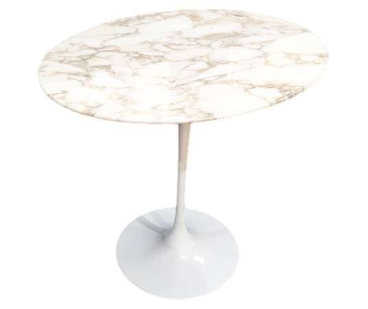 20th century marble table, by Eero SAARINEN