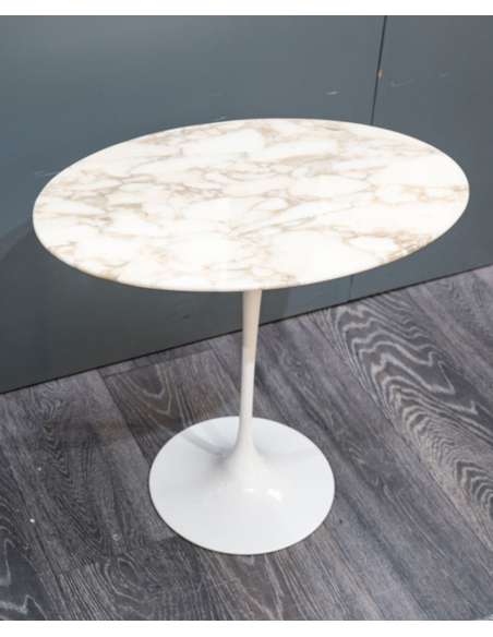 Table en marbre du 20ème siècle, de Eero SAARINEN-Bozaart