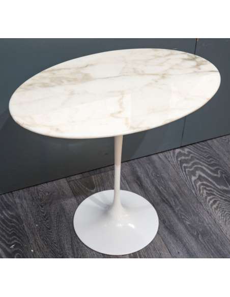 Table en marbre du 20ème siècle, de Eero SAARINEN-Bozaart