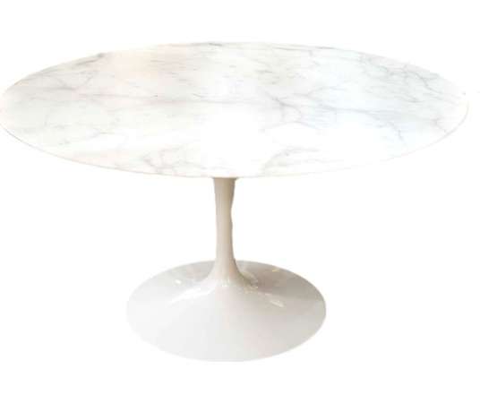 Tulip’ model marble table from the 50s