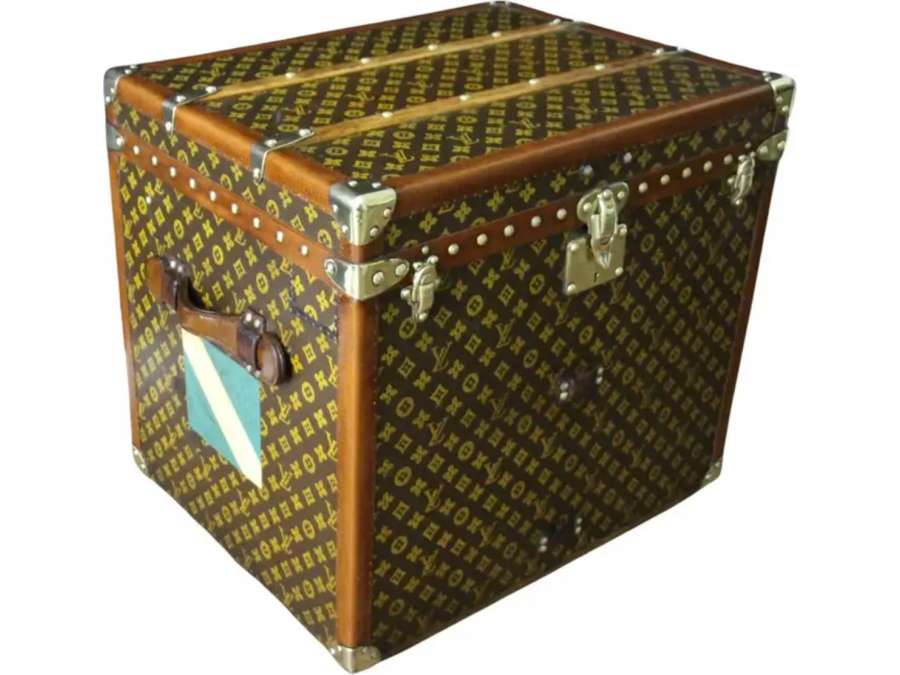 Louis Vuitton Art Deco trunk from the 20th century