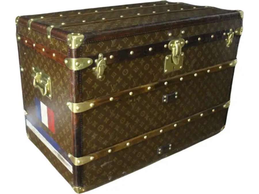 Louis Vuitton leather+ trunk from the 20s
