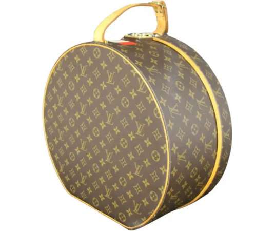 Round Louis Vuitton trunk from the 80s