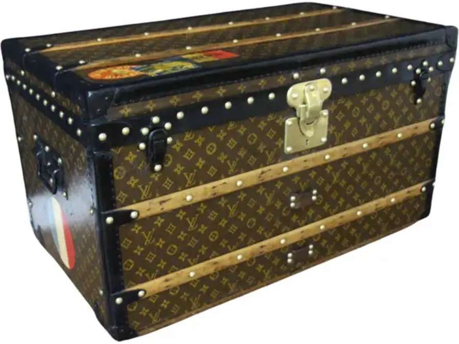 Louis Vuitton canvas trunk+ from the 1920s