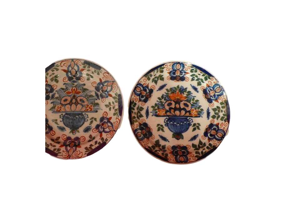 Ceramic dishes. +18th century work