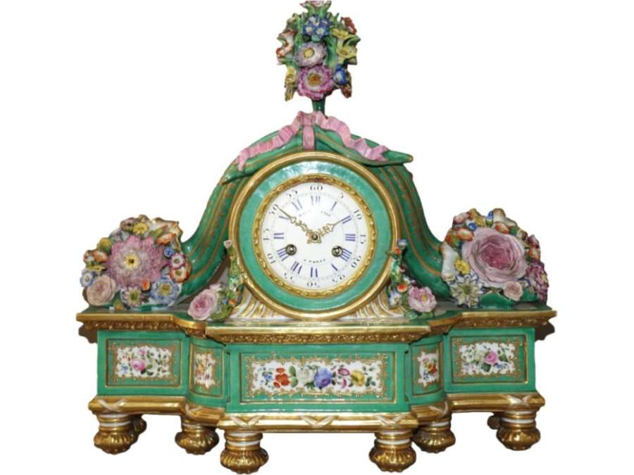 Romantic clock in painted and gilded porcelain signed Raingo