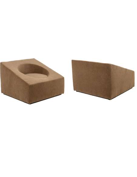Paire de fauteuils cubiques en tissu mohair beige. Contemporains -Bozaart