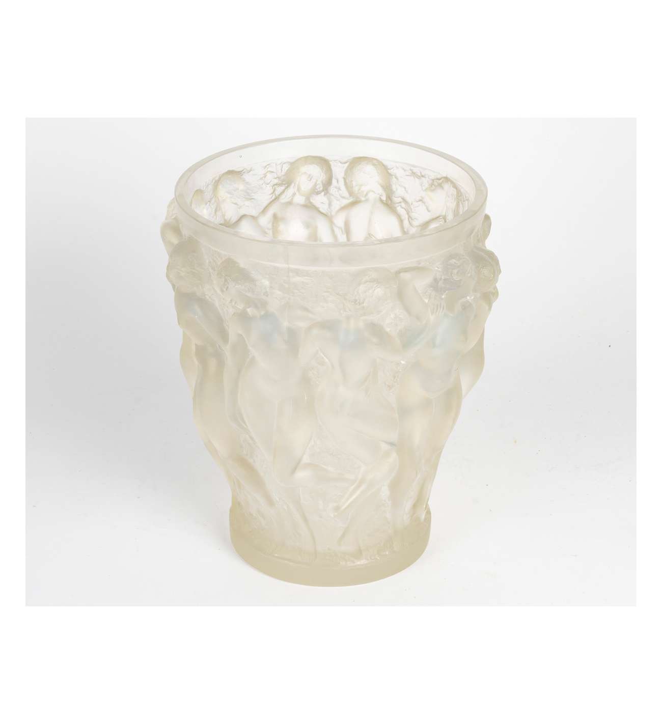 René Lalique - Vase «Bacchantes» en... René Lalique - Vase «Bacchantes» en verre Opalescent