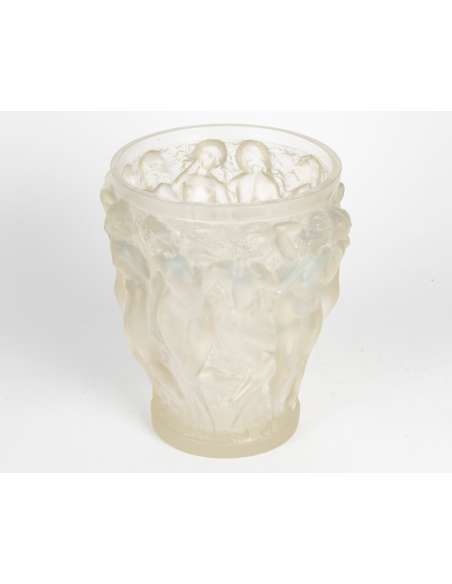 René Lalique - “Bacchantes” vase in opalescent glass -Bozaart