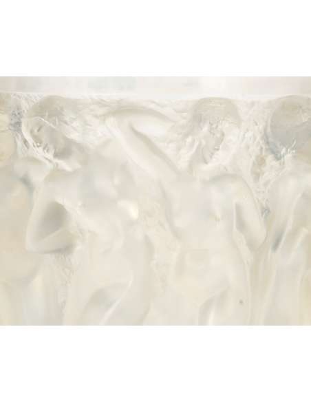 René Lalique - Vase «Bacchantes» en verre Opalescent -Bozaart