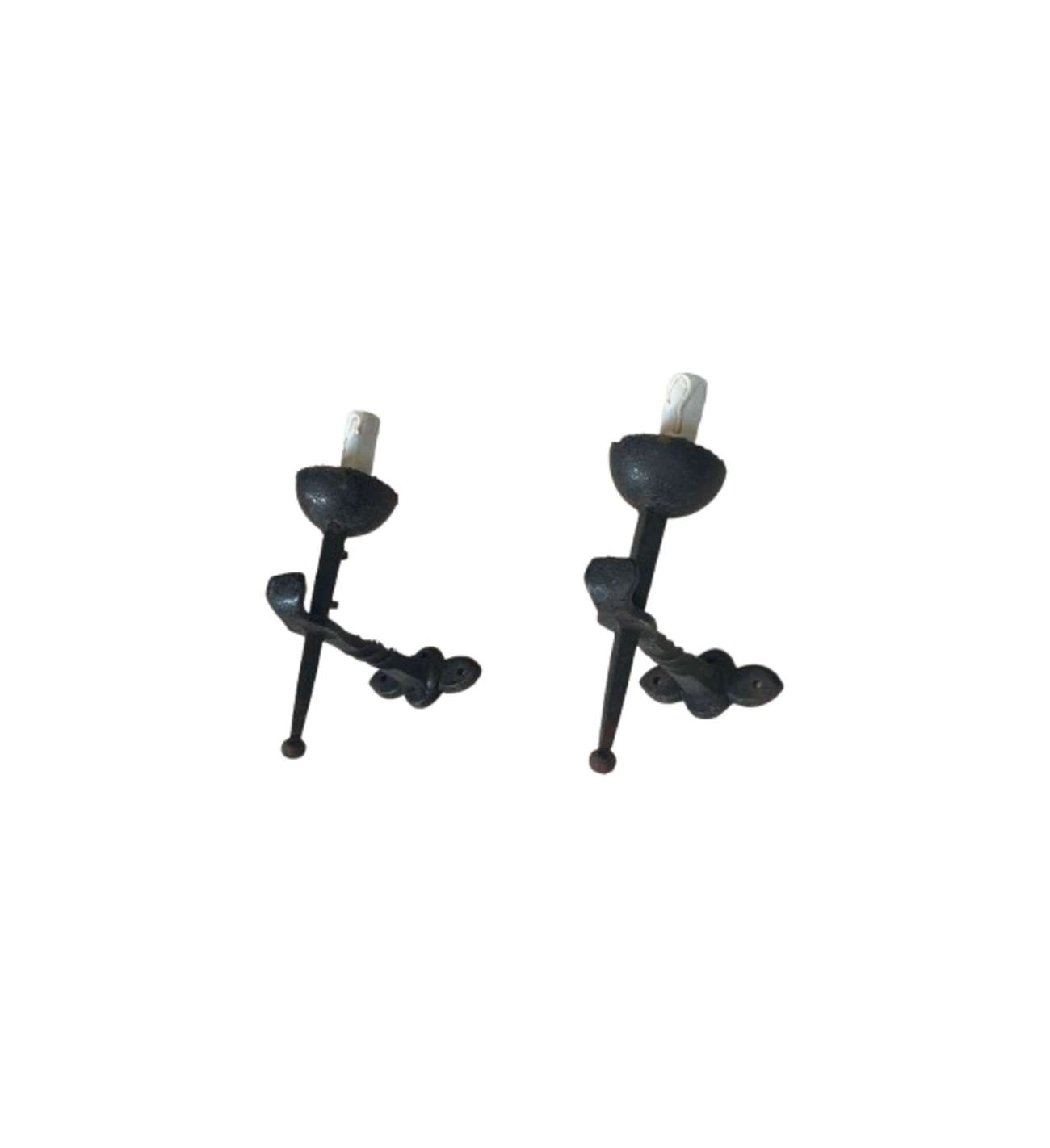 Paire d'Appliques en Fer Forgé de Style Gothique