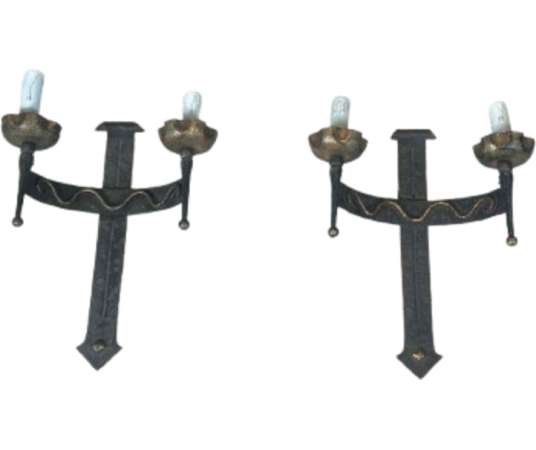 Paire d'Appliques en Fer Forgé au Blason à 2 Bras de Lumière
