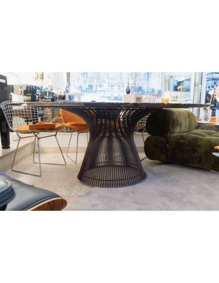 KNOLL éditions & PLATNER , table rondeØ 180 cm marbre Rouge Rubis -Bozaart