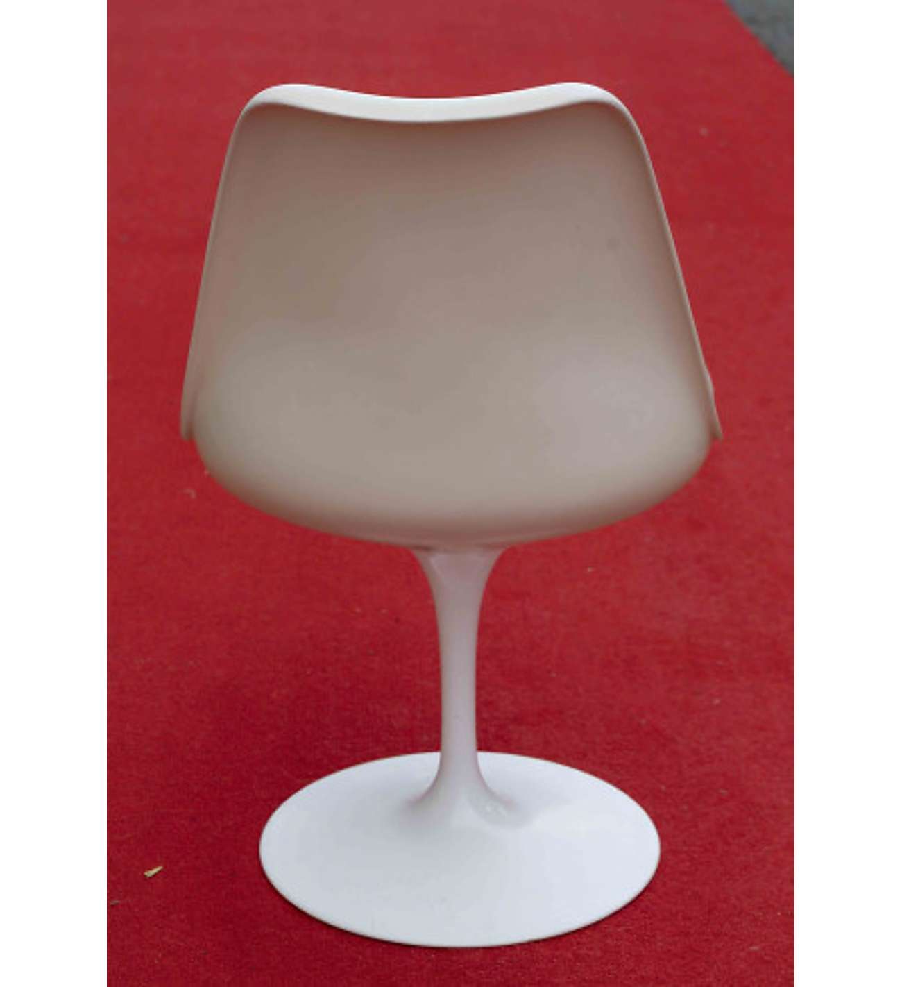 Eero Saarinen (1910–1961) & Knoll... Eero Saarinen (1910–1961) & Knoll International (publisher) 6 swivel chairs
