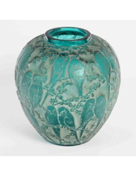 1919 René Lalique - Green-tinted Parakeet Vase -Bozaart