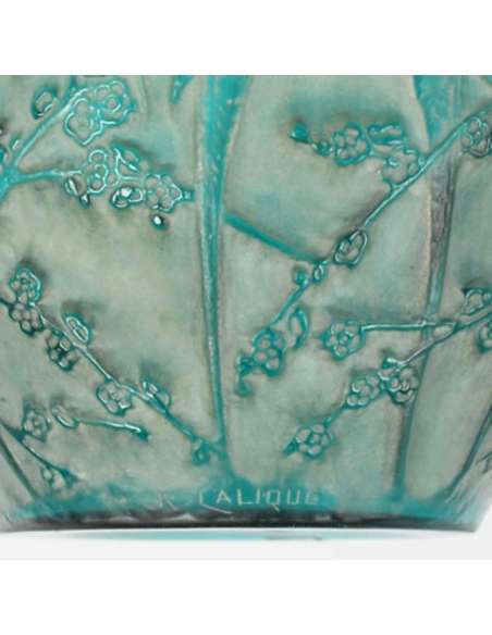 1919 René Lalique - Green-tinted Parakeet Vase -Bozaart