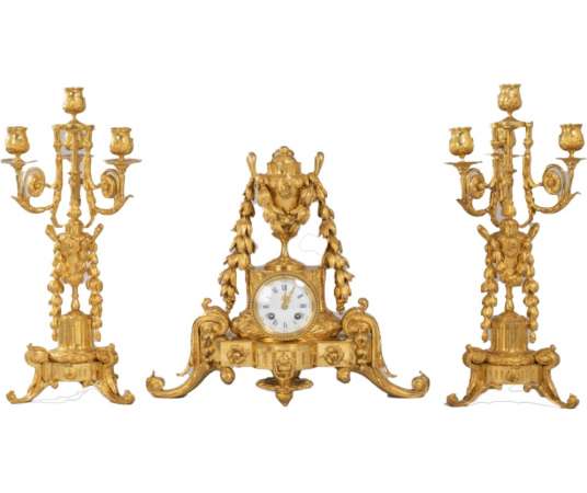 An elegant gilt bronze trim with matt and burnished mercury