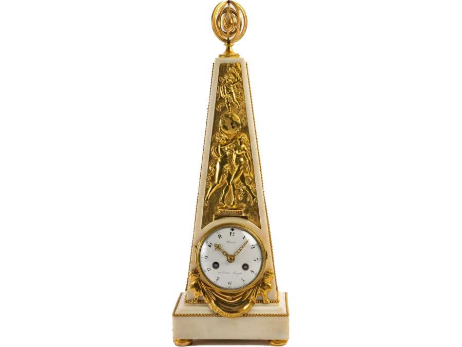 Pendule obélisque d'époque Louis XVI (1774 - 1793). XVIIIème siècle.