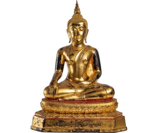 A gilt lacquered bronze Buddha. 19th century.