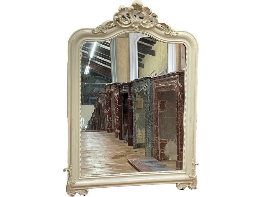 Pretty antique Louis XV style fireplace mirror with shell dating from the end of the 19th century