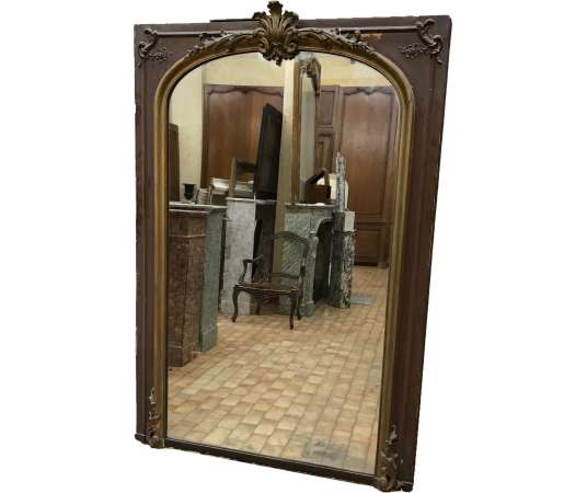 Jolie paire de miroirs de cheminées peint de style Louis XV datant de la fin du XIXème siècle