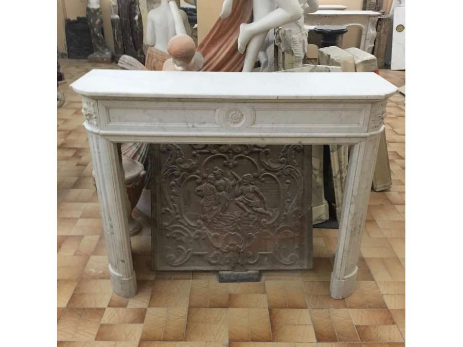 Jolie cheminée ancienne de style Louis XVI en marbre - XIXème siècle