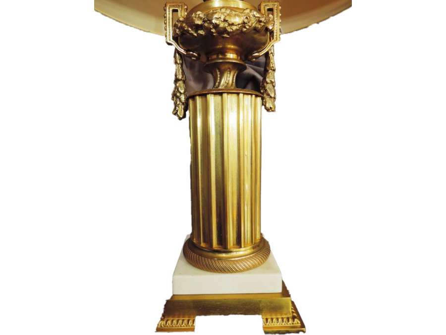 Lampe En Bronze Doré, dans le goût de OSMONT. Style Louis XVI
