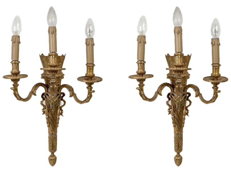 Wall lights in gilded bronze + decoration of head of belier + XIXe century of style Louis XVI