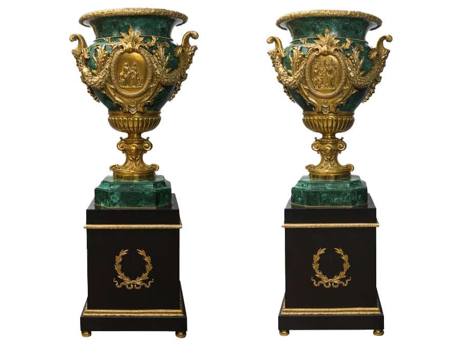 Pair Of Medicin Vases In Malachite - Louis XVI Style